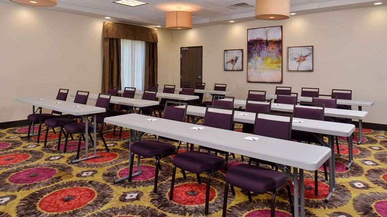 <b>Hampton Inn & Suites-Dallas Market Ctr Meeting</b>. Images powered by <a href="https://iceportal.shijigroup.com/" title="IcePortal" target="_blank">IcePortal</a>.