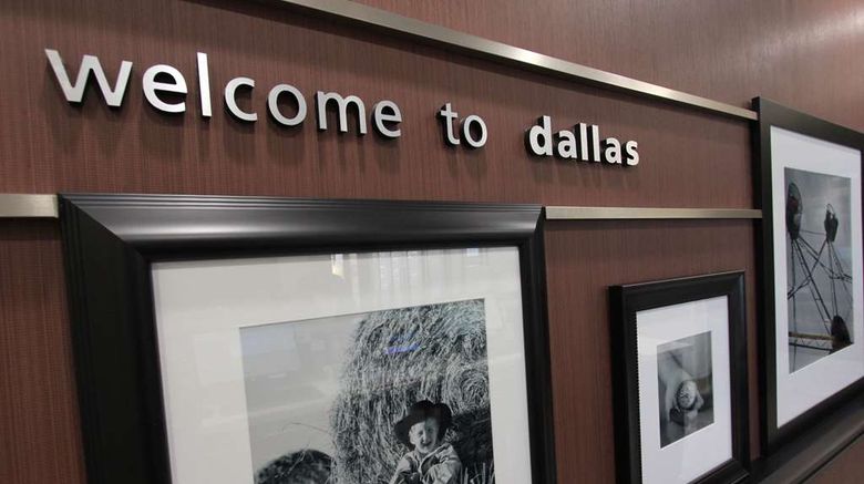 <b>Hampton Inn & Suites-Dallas Market Ctr Lobby</b>. Images powered by <a href="https://iceportal.shijigroup.com/" title="IcePortal" target="_blank">IcePortal</a>.