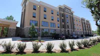 Hampton Inn & Suites-Dallas Market Ctr