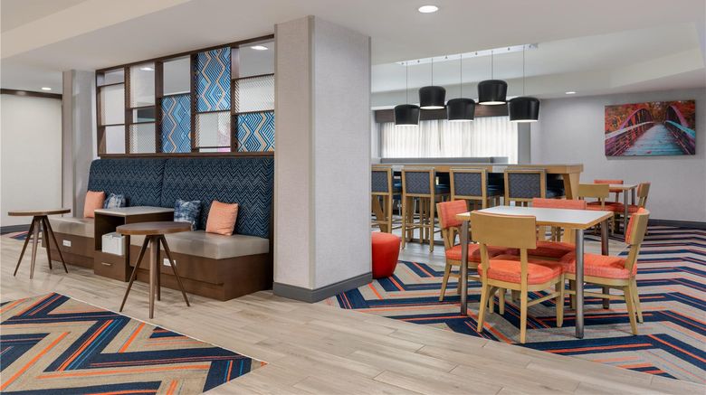 <b>Hampton Inn Eden Lobby</b>. Images powered by <a href="https://iceportal.shijigroup.com/" title="IcePortal" target="_blank">IcePortal</a>.