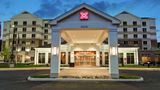 Hilton Garden Inn Woodbridge Exterior