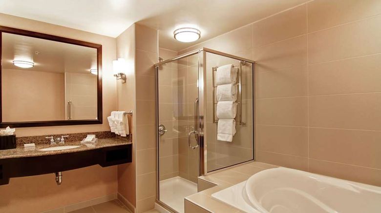 <b>Hilton Garden Inn Woodbridge Room</b>. Images powered by <a href="https://iceportal.shijigroup.com/" title="IcePortal" target="_blank">IcePortal</a>.