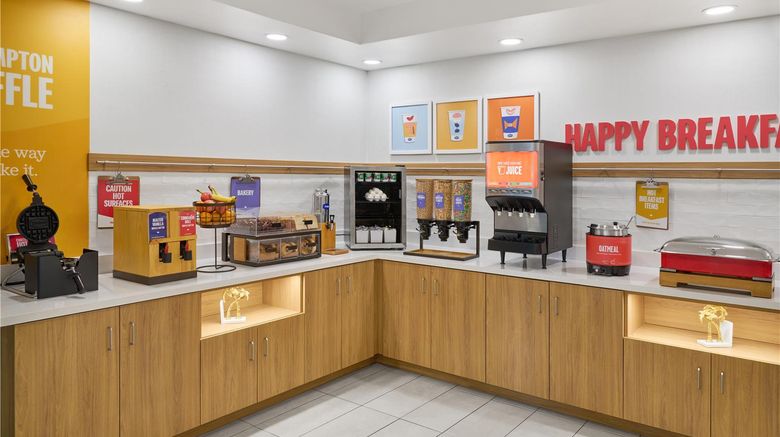 <b>Hampton Inn Ft. Lauderdale/Plantation Restaurant</b>. Images powered by <a href="https://iceportal.shijigroup.com/" title="IcePortal" target="_blank">IcePortal</a>.