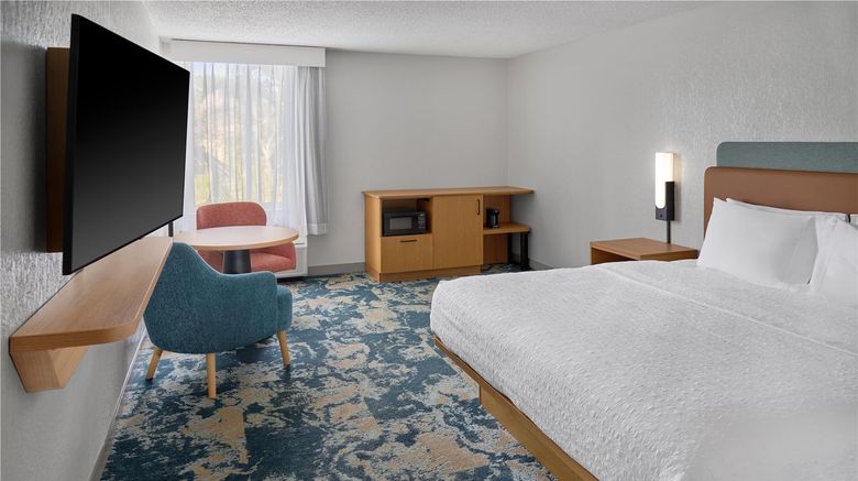<b>Hampton Inn Ft. Lauderdale/Plantation Room</b>. Images powered by <a href="https://iceportal.shijigroup.com/" title="IcePortal" target="_blank">IcePortal</a>.