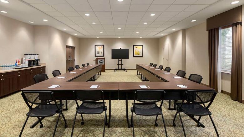<b>Hampton Inn - Pembroke Pines Meeting</b>. Images powered by <a href="https://iceportal.shijigroup.com/" title="IcePortal" target="_blank">IcePortal</a>.
