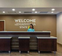 Hampton Inn & Suites Columbus, MS Lobby