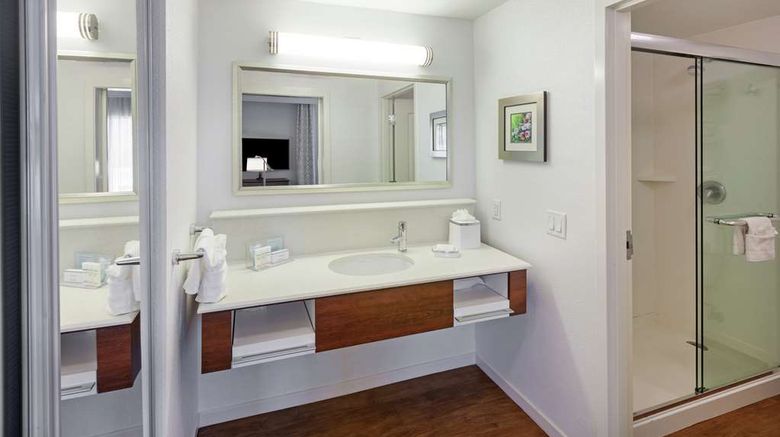 <b>Hampton Inn & Suites Houston North IAH Room</b>. Images powered by <a href="https://iceportal.shijigroup.com/" title="IcePortal" target="_blank">IcePortal</a>.