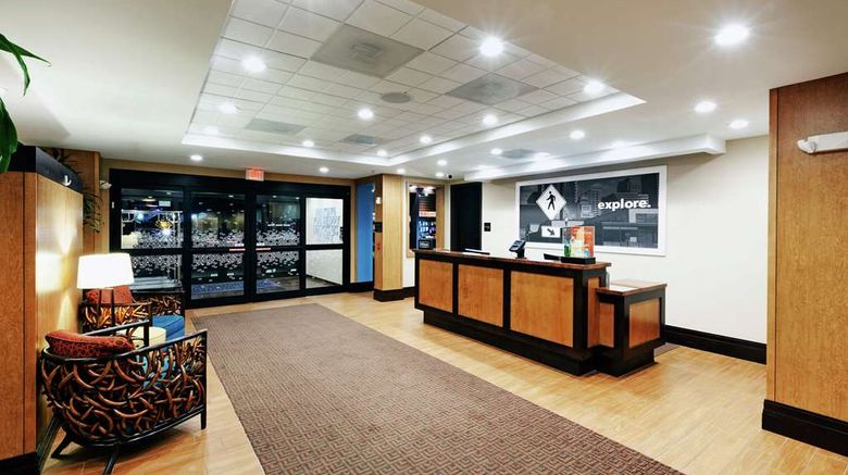 <b>Hampton Inn & Suites Houston North IAH Lobby</b>. Images powered by <a href="https://iceportal.shijigroup.com/" title="IcePortal" target="_blank">IcePortal</a>.