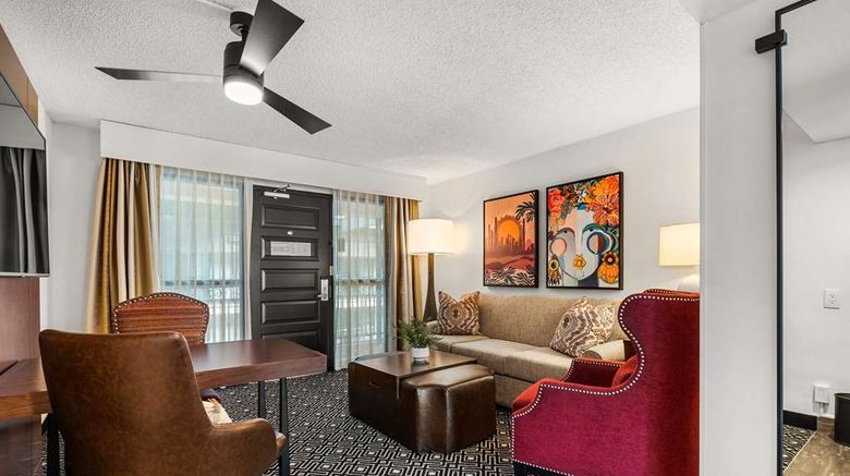 <b>Embassy Suites Hotel LAX South Room</b>. Images powered by <a href="https://iceportal.shijigroup.com/" title="IcePortal" target="_blank">IcePortal</a>.