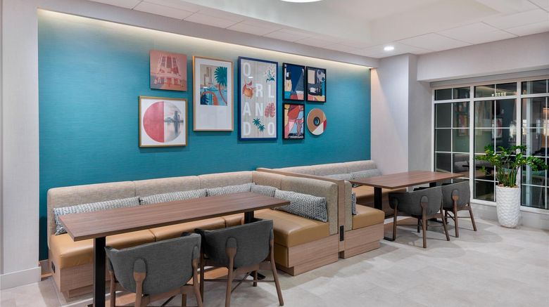 <b>Homewood Suites Orlando Near Univ Studio Lobby</b>. Images powered by <a href="https://iceportal.shijigroup.com/" title="IcePortal" target="_blank">IcePortal</a>.