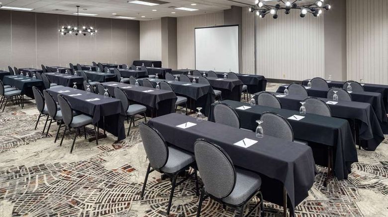 <b>Embassy Suites Orlando North Meeting</b>. Images powered by <a href="https://iceportal.shijigroup.com/" title="IcePortal" target="_blank">IcePortal</a>.