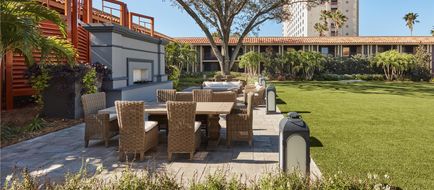 DoubleTree by Hilton Orlando Theme Park Exterior