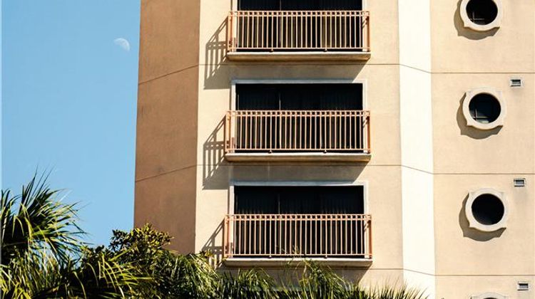 DoubleTree by Hilton Orlando Theme Park Exterior