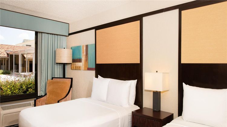 DoubleTree by Hilton Orlando Theme Park Room
