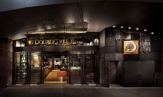 DoubleTree by Hilton, Flinders Street Exterior