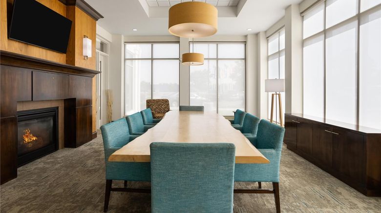 <b>Hilton Garden Inn Memphis Wolfchase Lobby</b>. Images powered by <a href="https://iceportal.shijigroup.com/" title="IcePortal" target="_blank">IcePortal</a>.