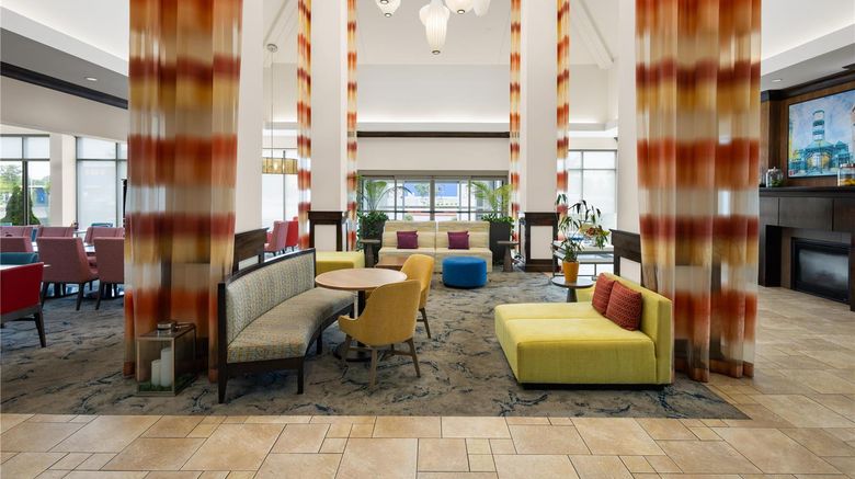 <b>Hilton Garden Inn Memphis Wolfchase Lobby</b>. Images powered by <a href="https://iceportal.shijigroup.com/" title="IcePortal" target="_blank">IcePortal</a>.