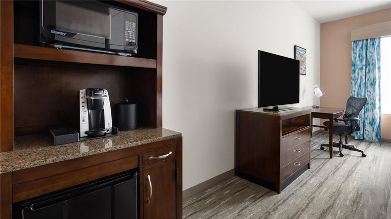 <b>Hilton Garden Inn Memphis Wolfchase Room</b>. Images powered by <a href="https://iceportal.shijigroup.com/" title="IcePortal" target="_blank">IcePortal</a>.