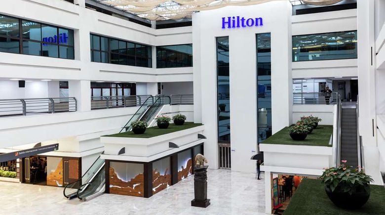 <b>Hilton Mexico City Airport Lobby</b>. Images powered by <a href="https://iceportal.shijigroup.com/" title="IcePortal" target="_blank">IcePortal</a>.