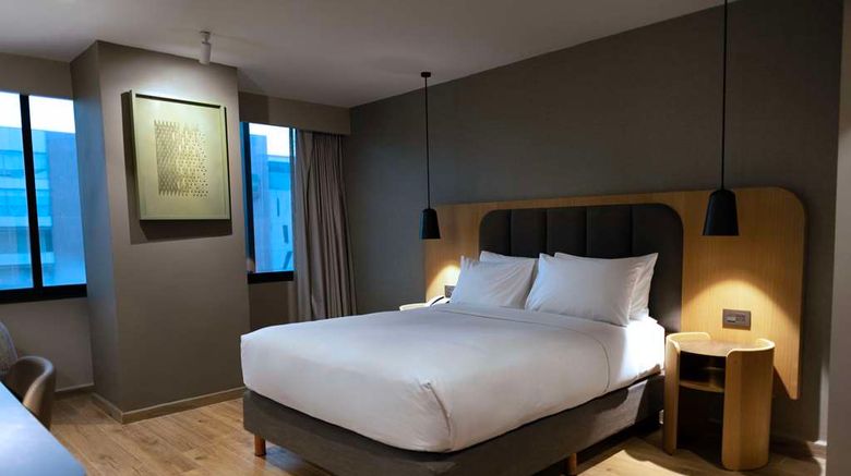 <b>Hilton Mexico City Airport Room</b>. Images powered by <a href="https://iceportal.shijigroup.com/" title="IcePortal" target="_blank">IcePortal</a>.