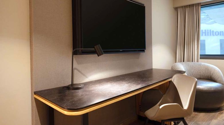 <b>Hilton Mexico City Airport Room</b>. Images powered by <a href="https://iceportal.shijigroup.com/" title="IcePortal" target="_blank">IcePortal</a>.