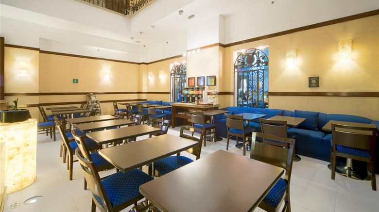 <b>Hampton Inn & Suites Centro Historico Restaurant</b>. Images powered by <a href="https://iceportal.shijigroup.com/" title="IcePortal" target="_blank">IcePortal</a>.
