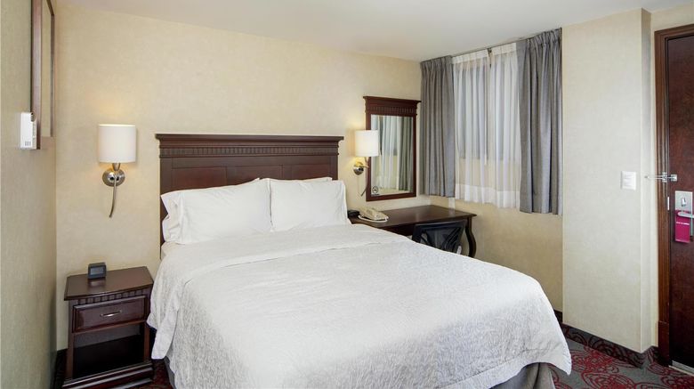 <b>Hampton Inn & Suites Centro Historico Room</b>. Images powered by <a href="https://iceportal.shijigroup.com/" title="IcePortal" target="_blank">IcePortal</a>.
