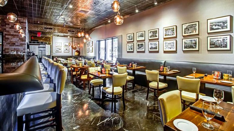 <b>Doubletree by Hilton Grand Biscayne Bay Restaurant</b>. Images powered by <a href="https://iceportal.shijigroup.com/" title="IcePortal" target="_blank">IcePortal</a>.