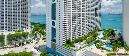 Doubletree by Hilton Grand Biscayne Bay Exterior