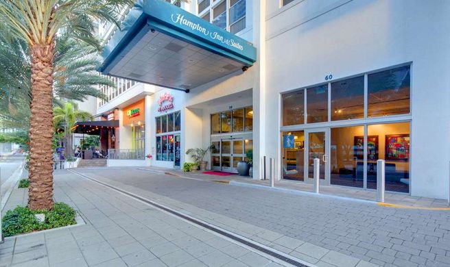 Hampton Inn & Suites Miami Brickell Exterior