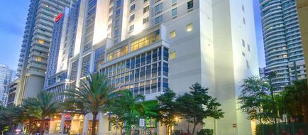 Hampton Inn & Suites Miami Brickell Exterior