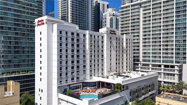 <b>Hampton Inn & Suites Miami Brickell Exterior</b>. Images powered by <a href="https://iceportal.shijigroup.com/" title="IcePortal" target="_blank">IcePortal</a>.