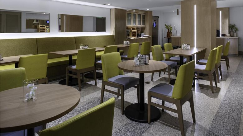 <b>Hilton Garden Inn Miami South Beach Restaurant</b>. Images powered by <a href="https://iceportal.shijigroup.com/" title="IcePortal" target="_blank">IcePortal</a>.