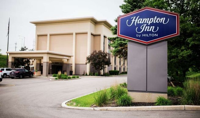 Hampton Inn Milwaukee NW Exterior