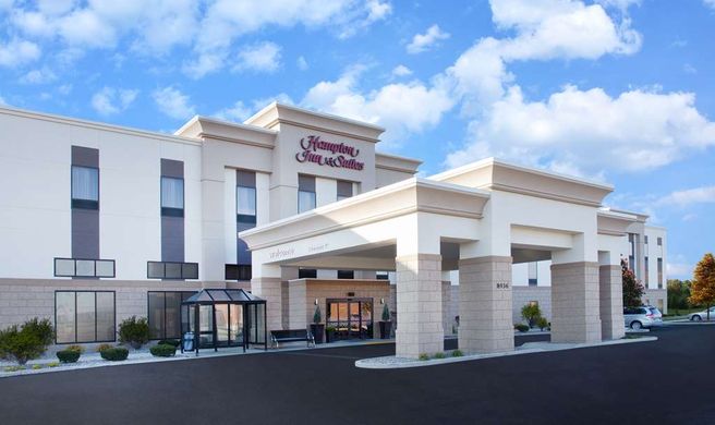 Hampton Inn and Suites Munster Exterior