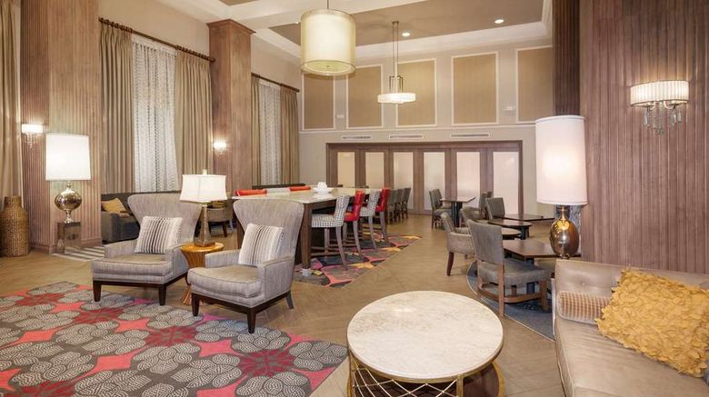 <b>Hampton Inn and Suites Munster Lobby</b>. Images powered by <a href="https://iceportal.shijigroup.com/" title="IcePortal" target="_blank">IcePortal</a>.