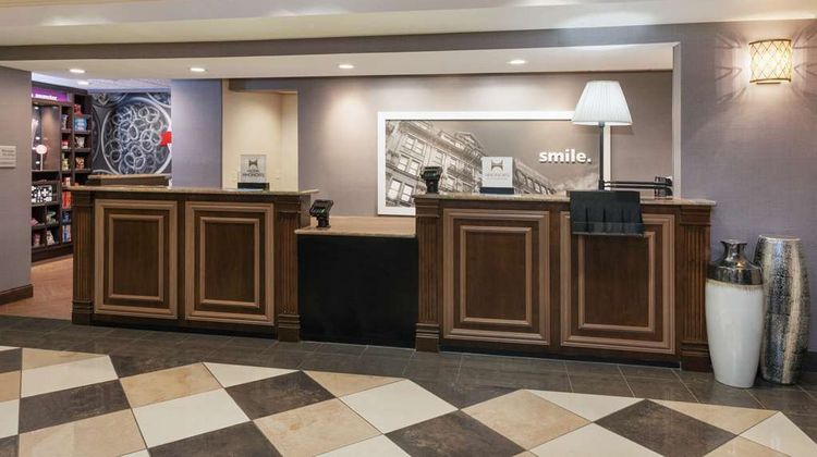 Hampton Inn and Suites Munster Lobby