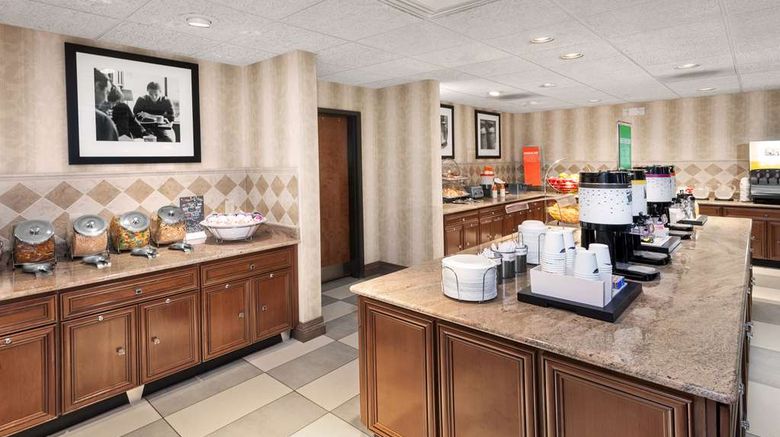 <b>Hampton Inn and Suites Munster Restaurant</b>. Images powered by <a href="https://iceportal.shijigroup.com/" title="IcePortal" target="_blank">IcePortal</a>.