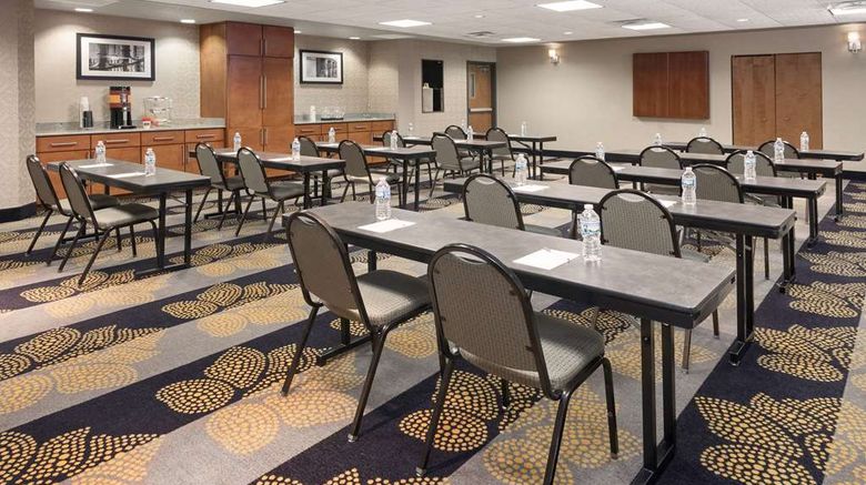 <b>Hampton Inn and Suites Munster Meeting</b>. Images powered by <a href="https://iceportal.shijigroup.com/" title="IcePortal" target="_blank">IcePortal</a>.