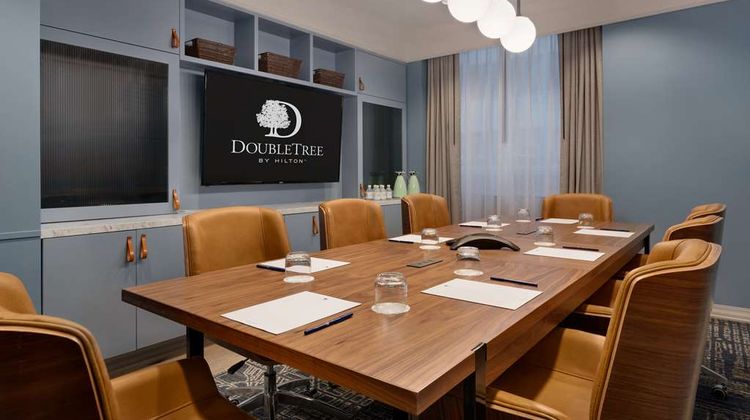 DoubleTree by Hilton New York Downtown Meeting