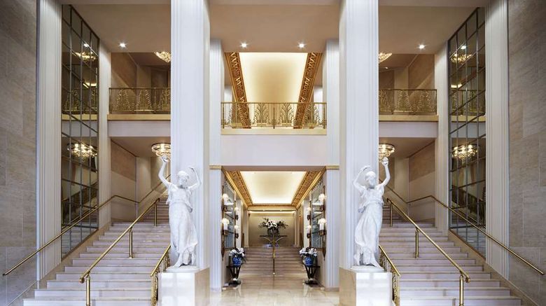 <b>Waldorf Astoria New York Lobby</b>. Images powered by <a href="https://iceportal.shijigroup.com/" title="IcePortal" target="_blank">IcePortal</a>.