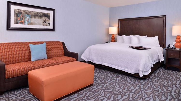 Hampton Inn Potsdam, NY Room