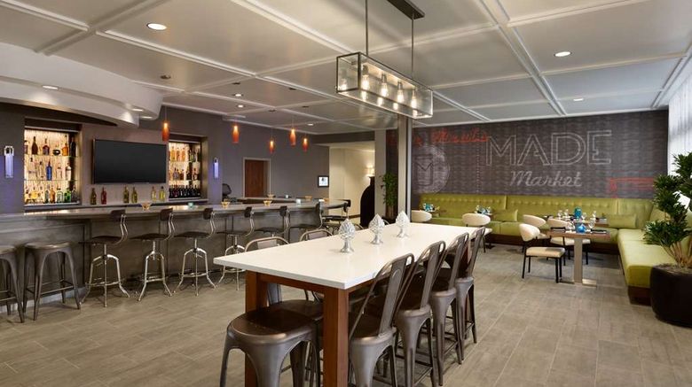 <b>DoubleTree by Hilton Oklahoma City Arpt Restaurant</b>. Images powered by <a href="https://iceportal.shijigroup.com/" title="IcePortal" target="_blank">IcePortal</a>.