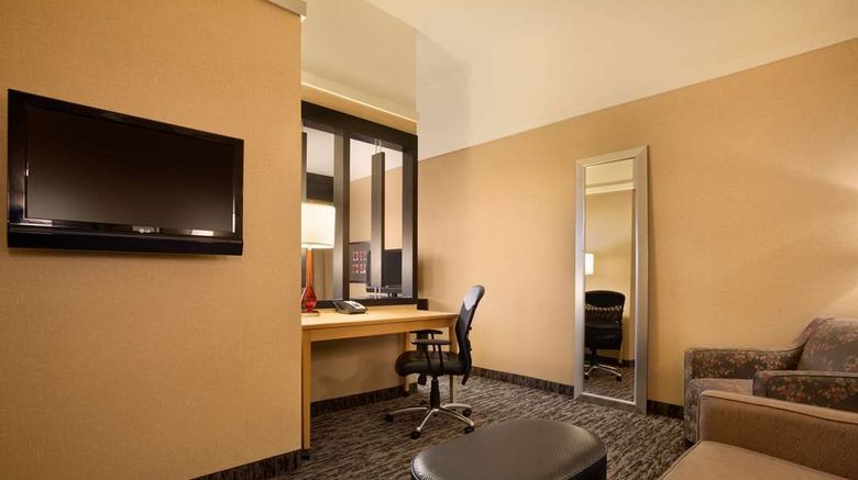 <b>DoubleTree by Hilton Oklahoma City Arpt Room</b>. Images powered by <a href="https://iceportal.shijigroup.com/" title="IcePortal" target="_blank">IcePortal</a>.