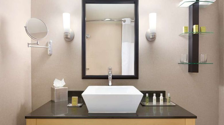 <b>DoubleTree by Hilton Oklahoma City Arpt Room</b>. Images powered by <a href="https://iceportal.shijigroup.com/" title="IcePortal" target="_blank">IcePortal</a>.