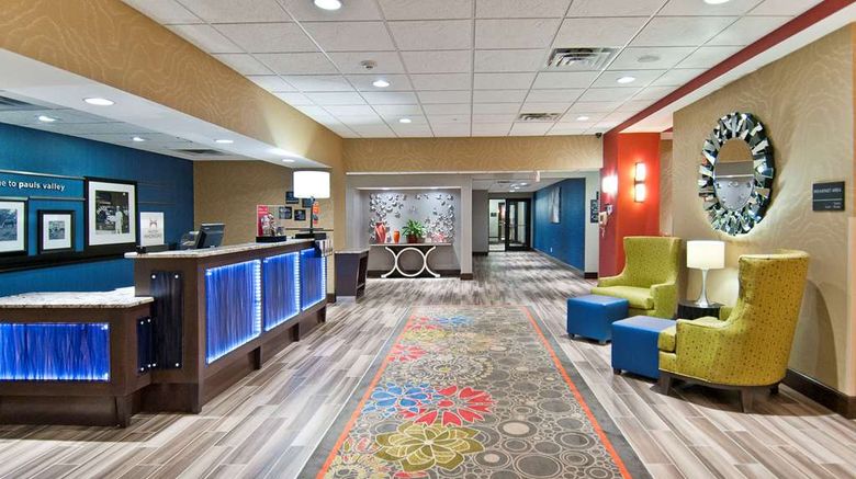 <b>Hampton Inn & Suites Pauls Valley Lobby</b>. Images powered by <a href="https://iceportal.shijigroup.com/" title="IcePortal" target="_blank">IcePortal</a>.