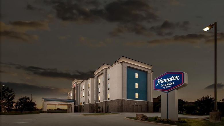<b>Hampton Inn & Suites Pauls Valley Exterior</b>. Images powered by <a href="https://iceportal.shijigroup.com/" title="IcePortal" target="_blank">IcePortal</a>.