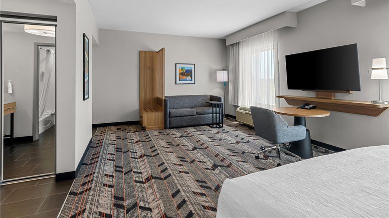 <b>Hampton Inn & Suites Pauls Valley Room</b>. Images powered by <a href="https://iceportal.shijigroup.com/" title="IcePortal" target="_blank">IcePortal</a>.