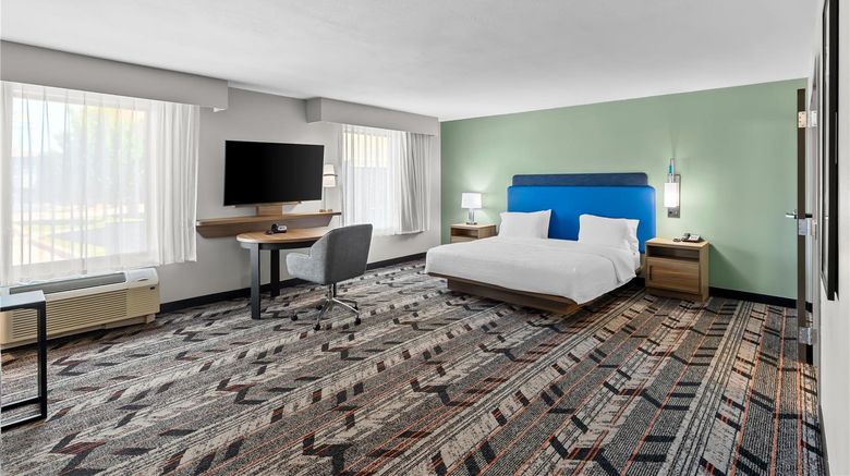 <b>Hampton Inn & Suites Pauls Valley Room</b>. Images powered by <a href="https://iceportal.shijigroup.com/" title="IcePortal" target="_blank">IcePortal</a>.