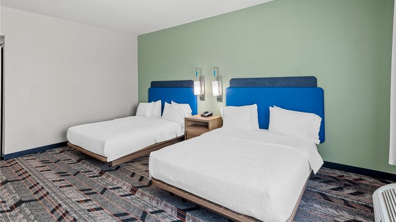<b>Hampton Inn & Suites Pauls Valley Room</b>. Images powered by <a href="https://iceportal.shijigroup.com/" title="IcePortal" target="_blank">IcePortal</a>.